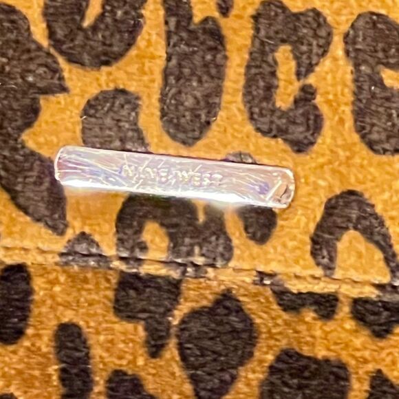 Nine West Cheetah print shoulder bag soft fabric with orange nylon lining 2 pots - Picture 2 of 7